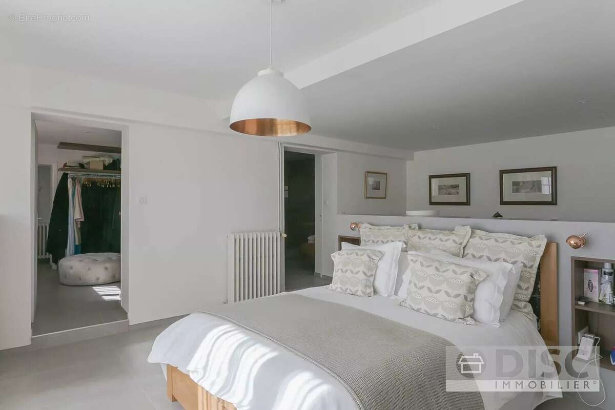 Maison à PUYLAROQUE