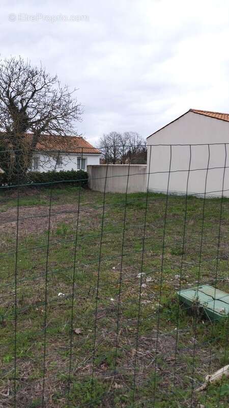 Terrain de 411 m² à NIORT - photo 2