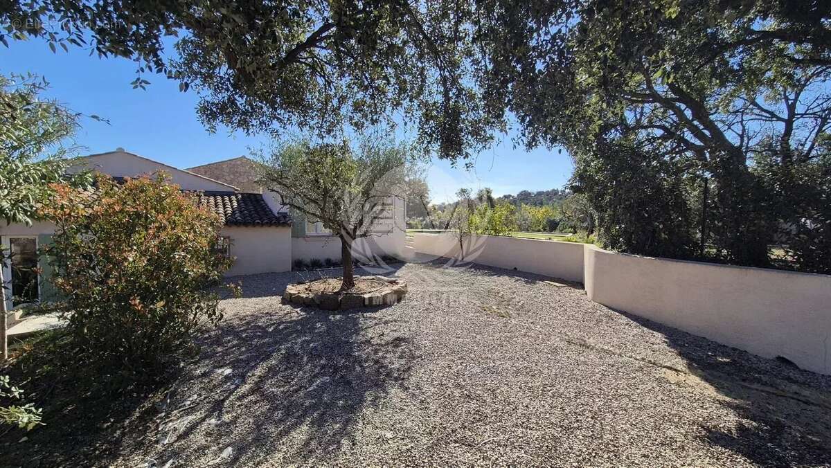 Maison à PLAN-DE-LA-TOUR