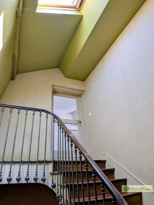 Proche Palais de justice - photo 15