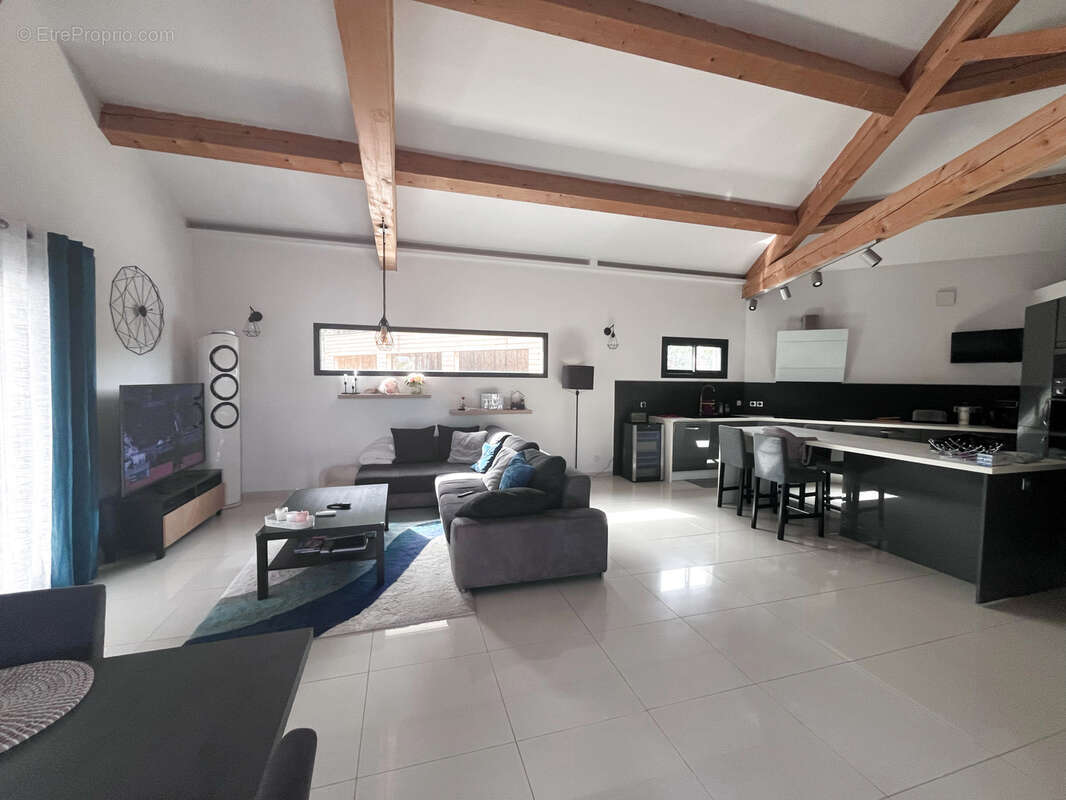 Maison à VENTABREN