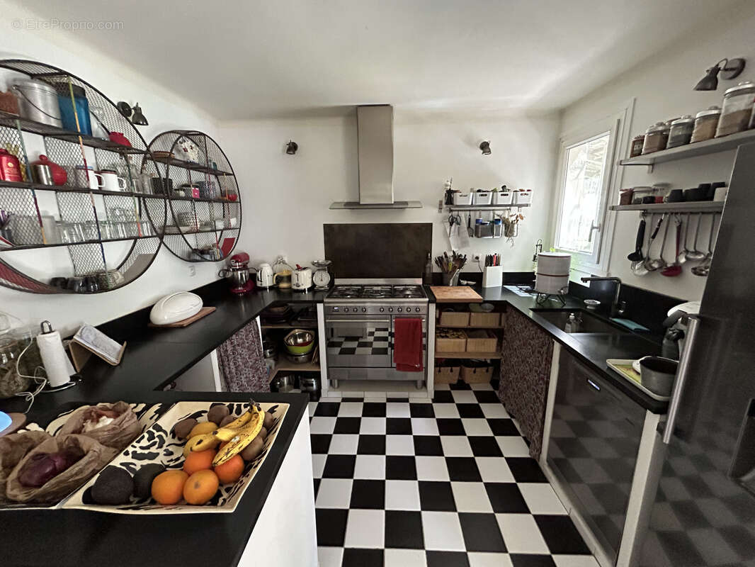 Maison à MONTAREN-ET-SAINT-MEDIERS