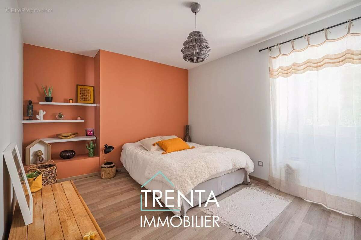 Maison à SAINT-ETIENNE-DE-CROSSEY