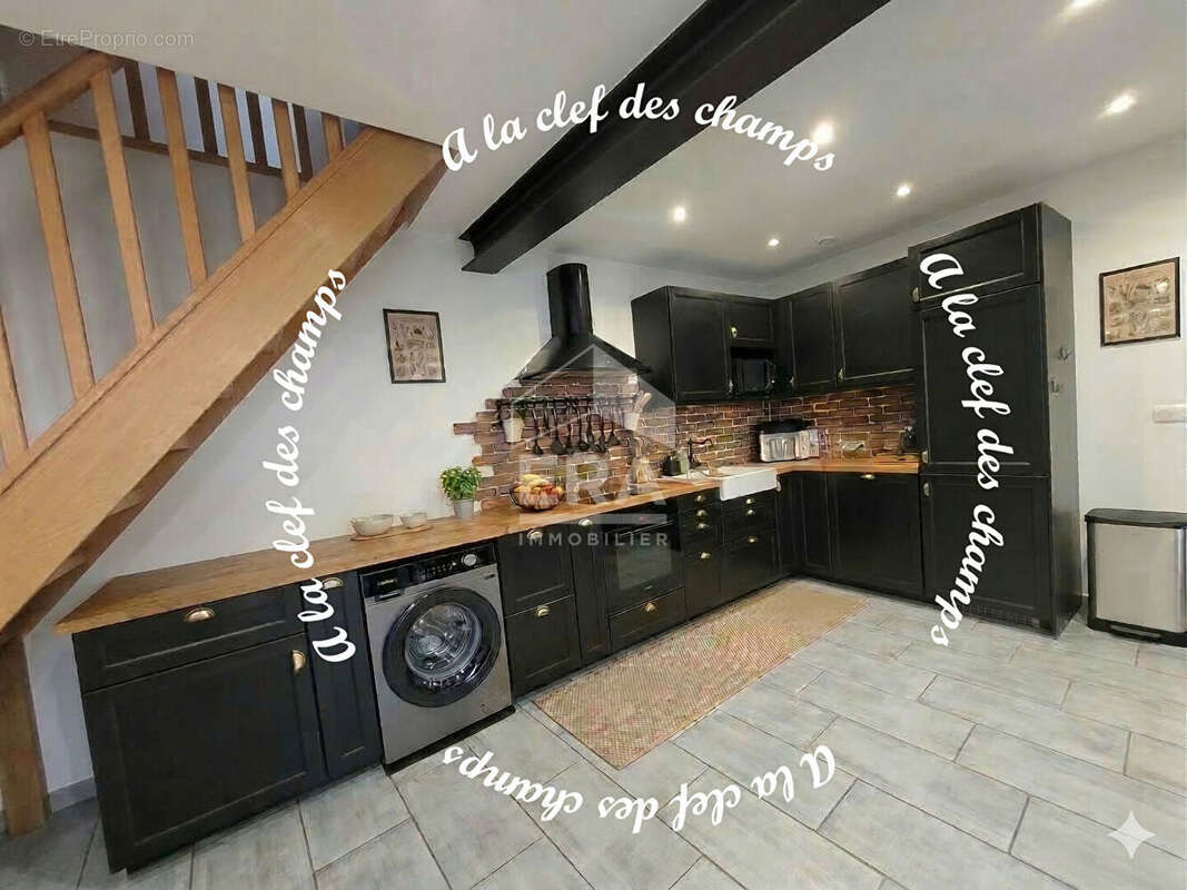 Maison à BURES-SUR-YVETTE