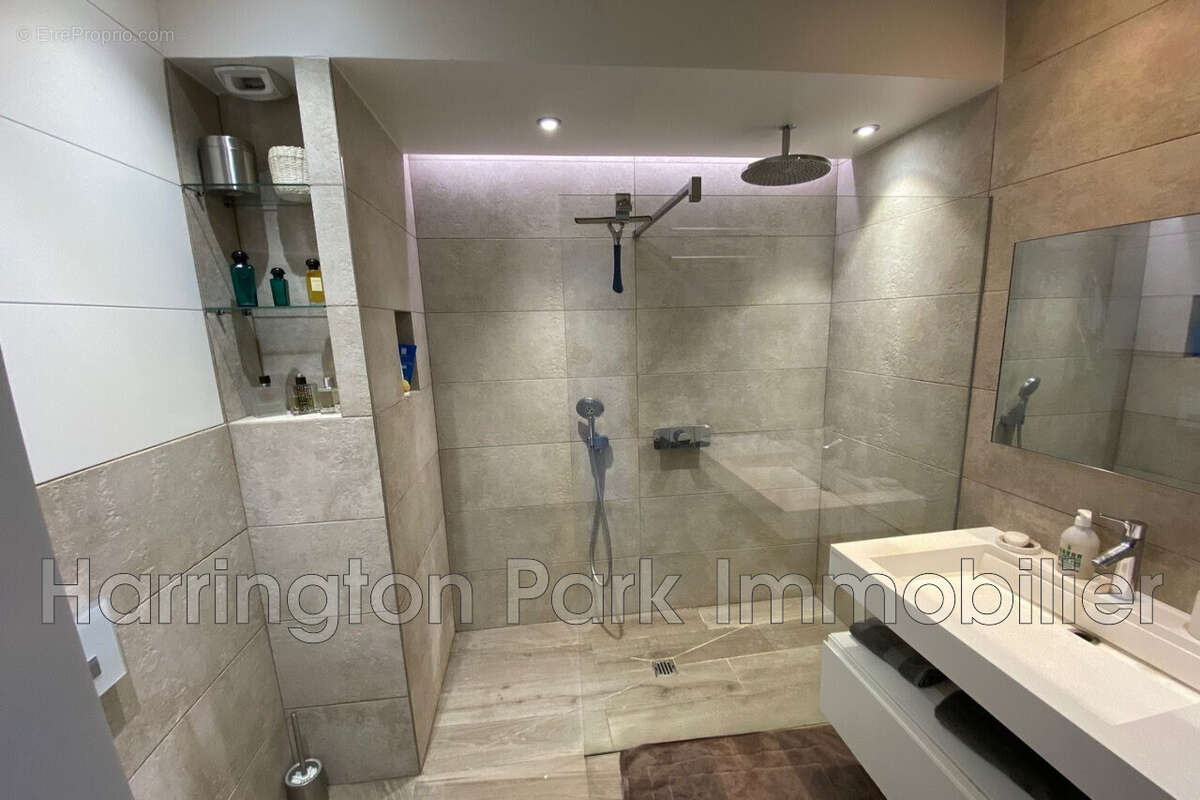 Appartement 90 m² à Marseille-8e  - photo 8