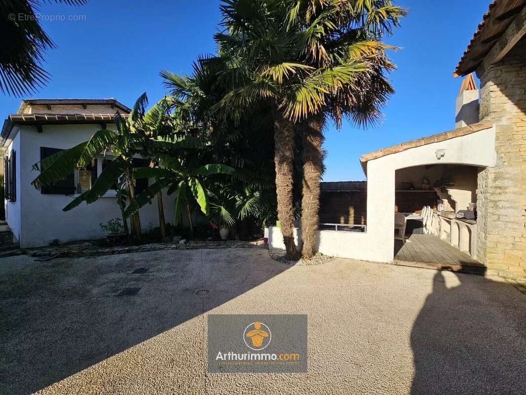 Maison à LA GREVE-SUR-MIGNON