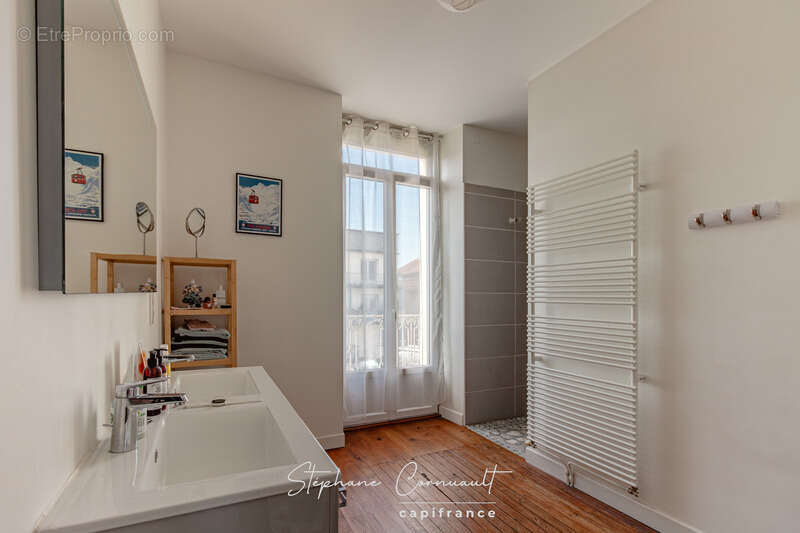 Maison de 147 m² avec piscine et jardin - photo 9