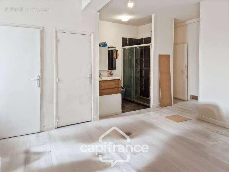 Maison à SAINT-JEAN-D'ANGELY