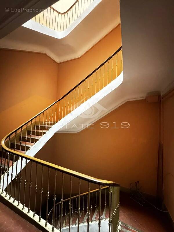 Appartement à MARSEILLE-1E