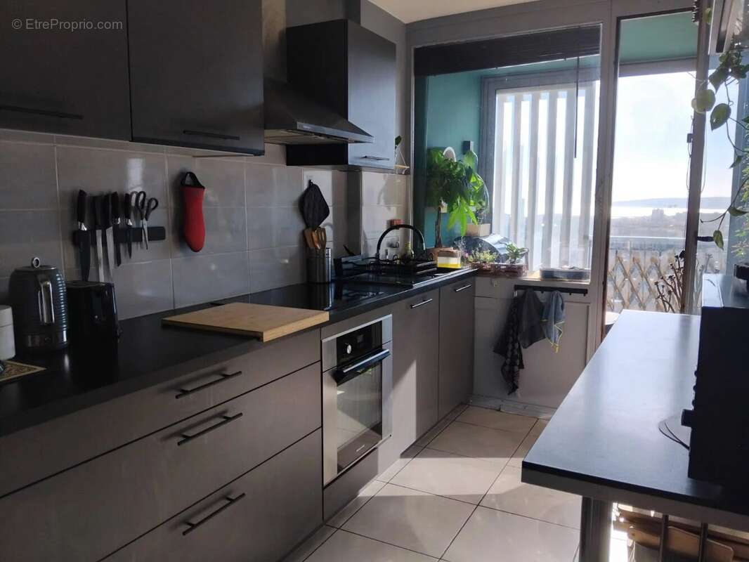 Appartement à MARSEILLE-12E