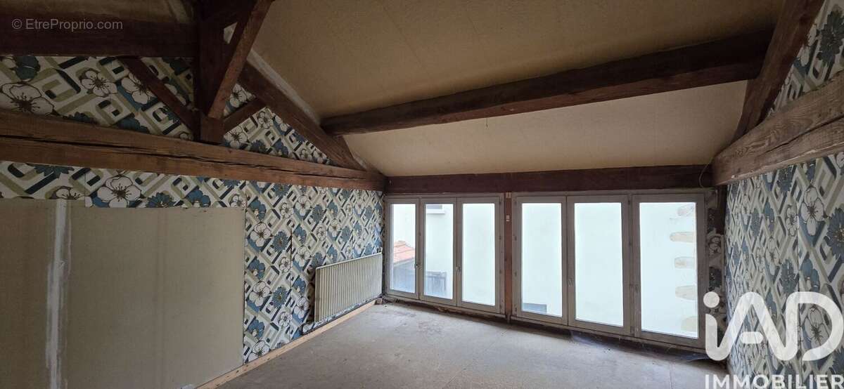 Appartement 211 m² à Eveux  - photo 5