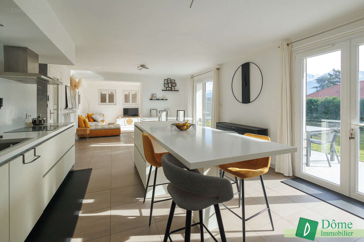Appartement à CORENC