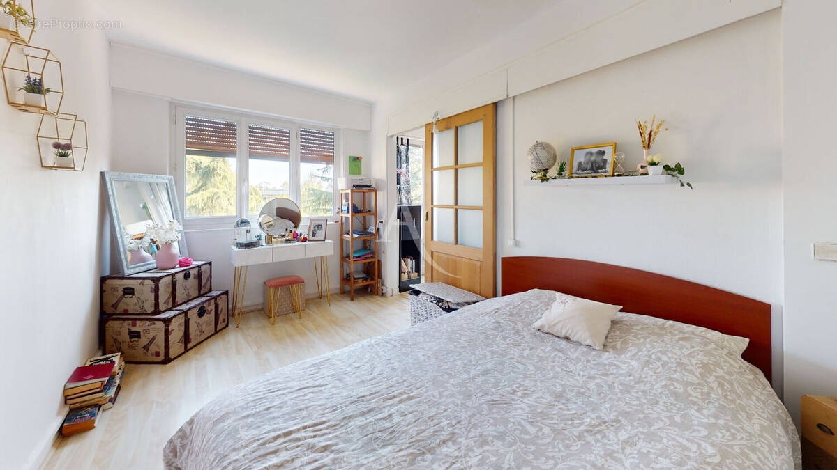 Appartement à CHILLY-MAZARIN