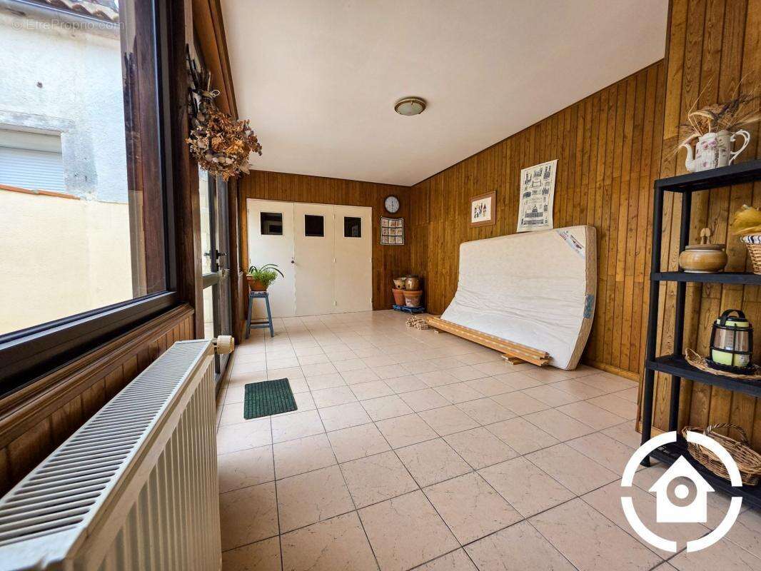 Maison familiale 4 chambres + dépendance et cour - photo 12