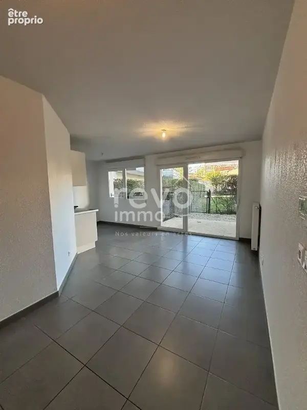 Appartement T2 de 40m² + 19m² de terrain - photo 3