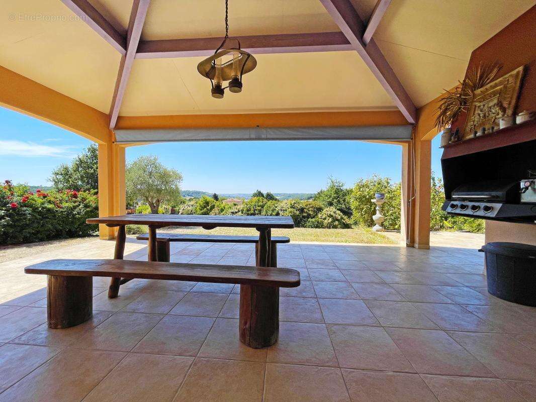 Maison à SAINT-PAUL-DE-SERRE