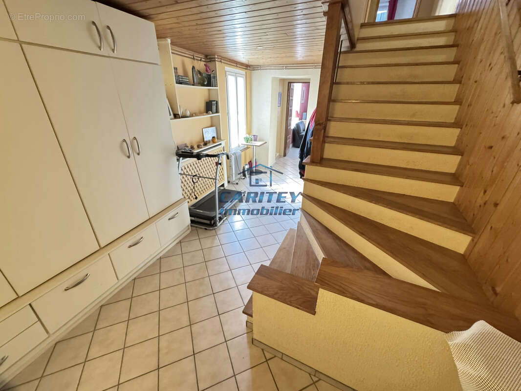 Maison à LA LANTERNE-ET-LES-ARMONTS