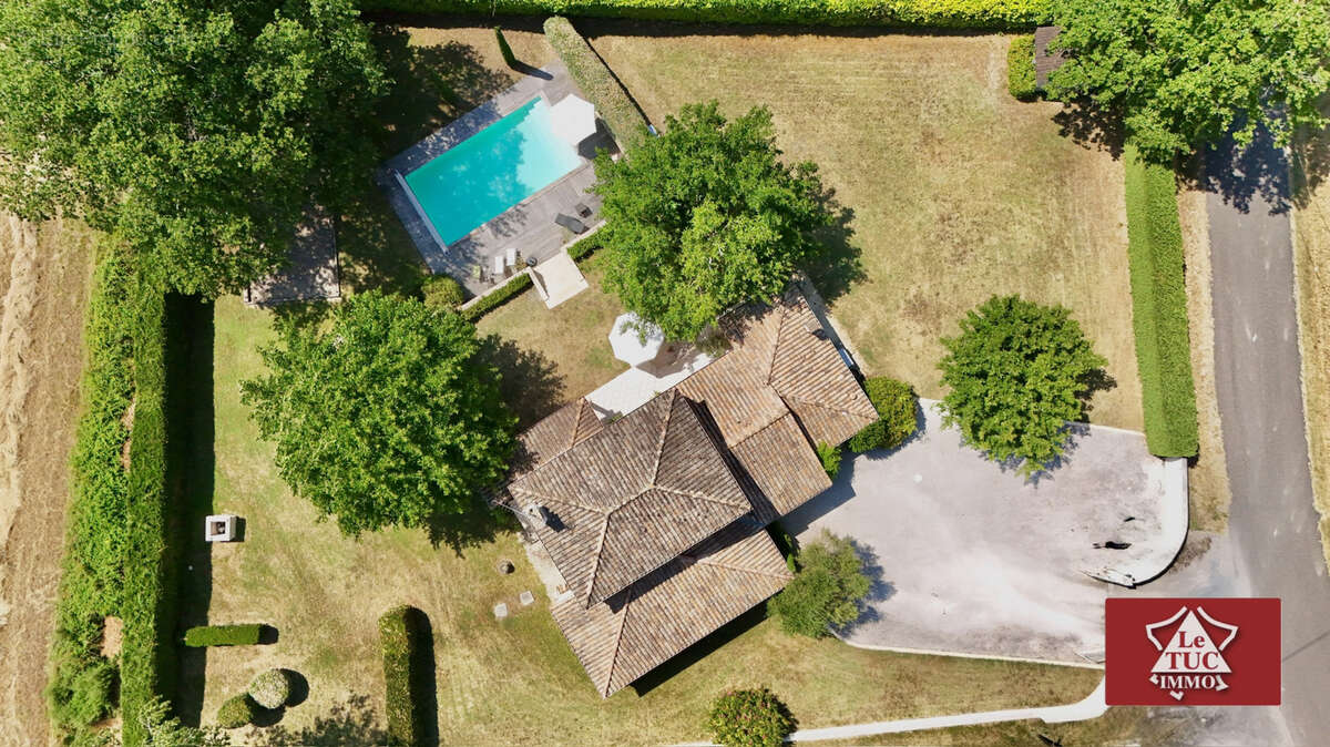Maison contemporaine avec piscine et jardin - photo 4