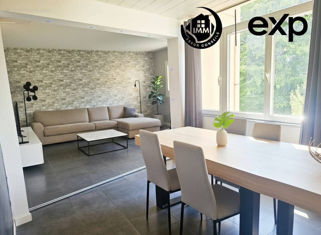 Séjour Loggia - Appartement à VILLEFONTAINE