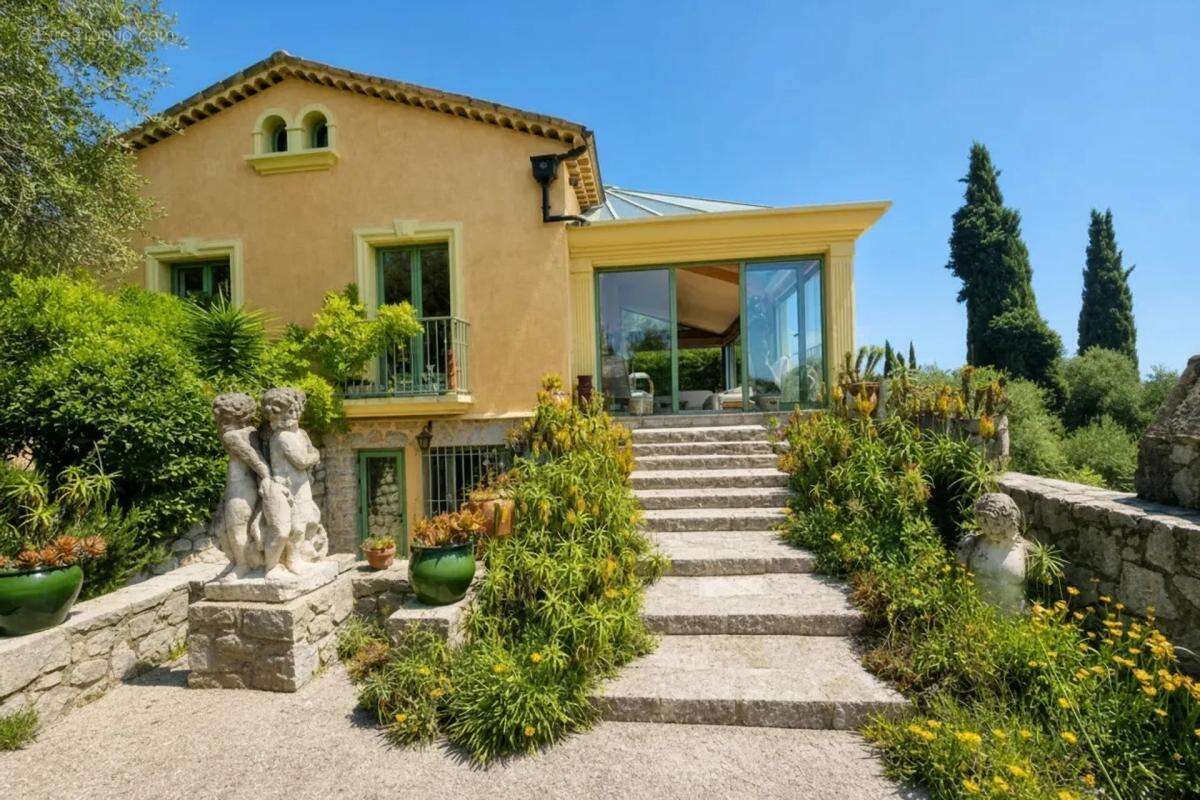 Villa avec piscine, vue sur collines, mer et lac + maison d'amis - photo 19