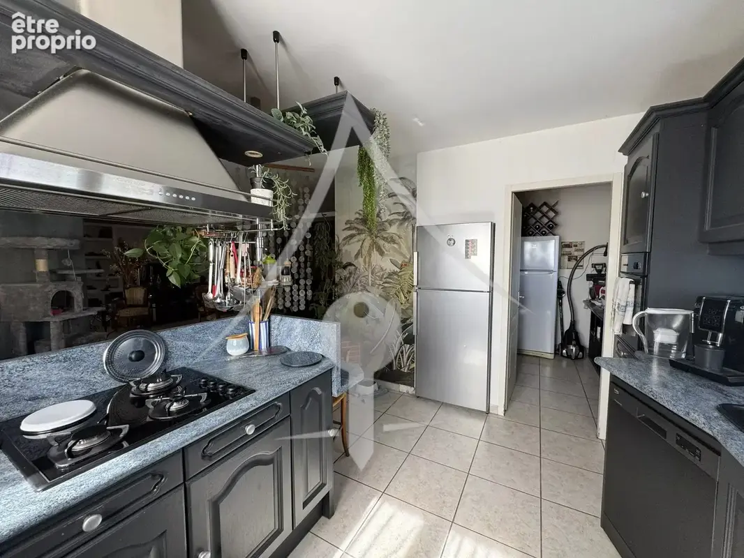 MAISON DE PLAIN-PIED T5 avec grand jardin, piscine et dépendance - photo 7