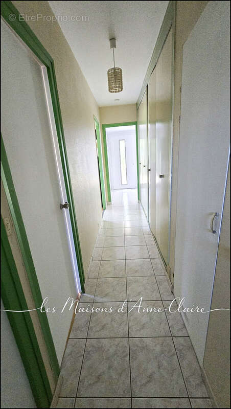 Maison  plain-pied 94 m2 / 4 chambres  / garage/ véranda/ jardin clos et paysager - photo 10