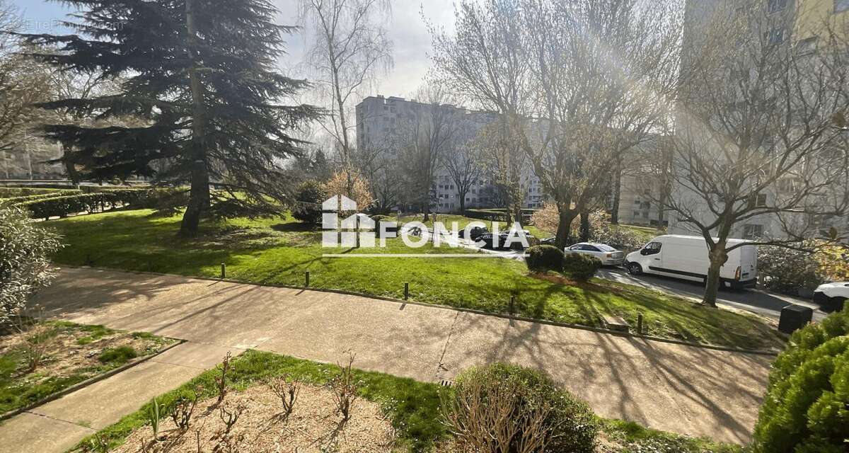 Appartement à FRESNES