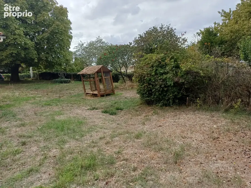 Maison avec grand terrain, verger et dépendances - photo 17