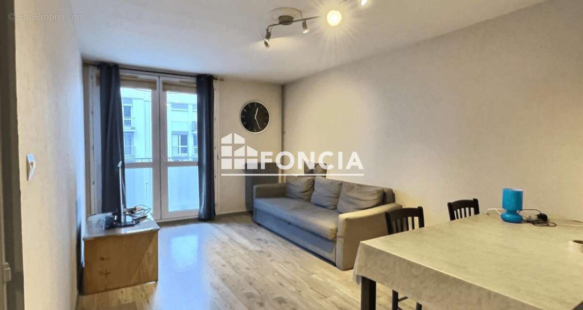 Appartement à SAINT-ETIENNE
