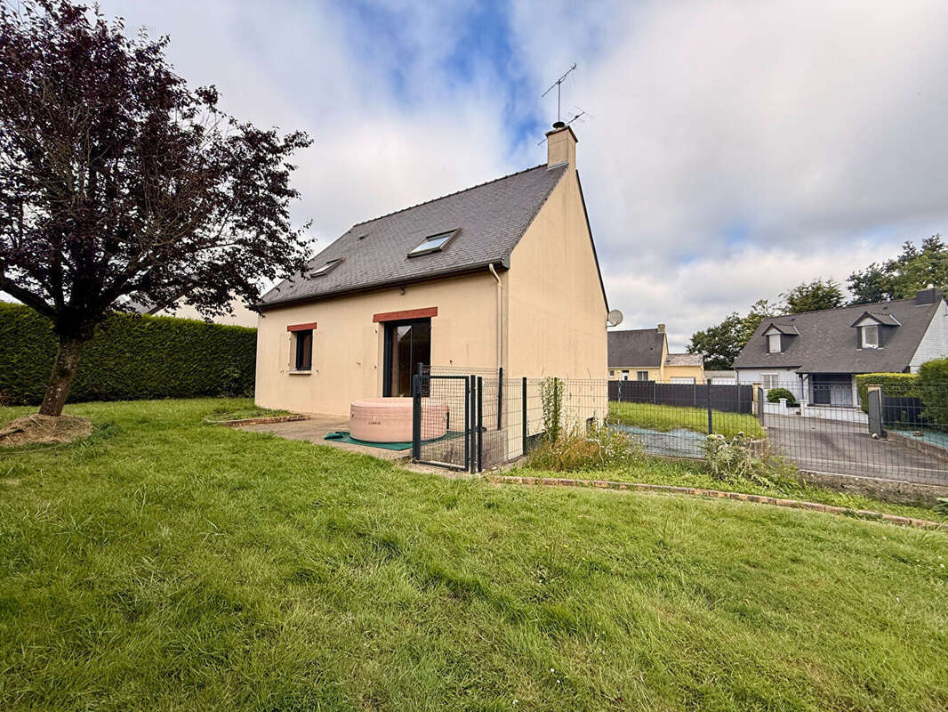 Maison à DOMAGNE