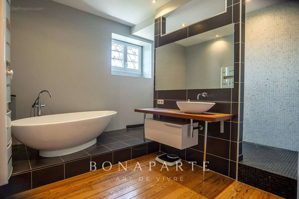 Jurançon bourg – maison bourgeoise de ville – 226 m² - photo 10