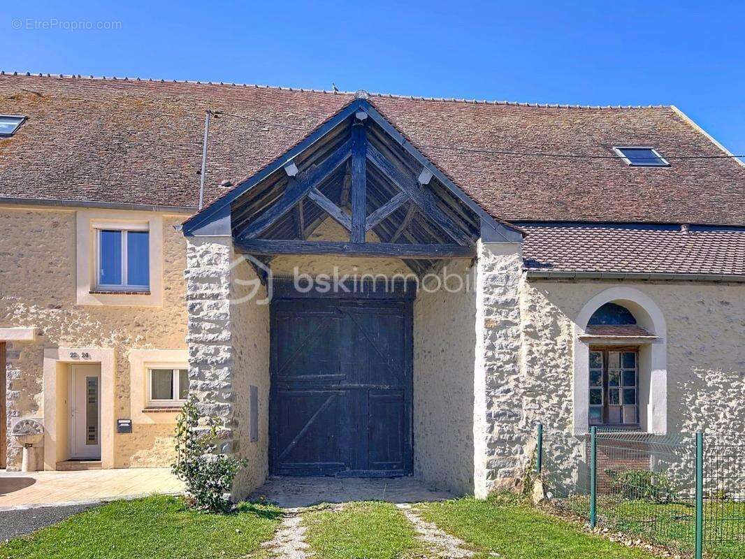 Maison à OZOUER-LE-VOULGIS