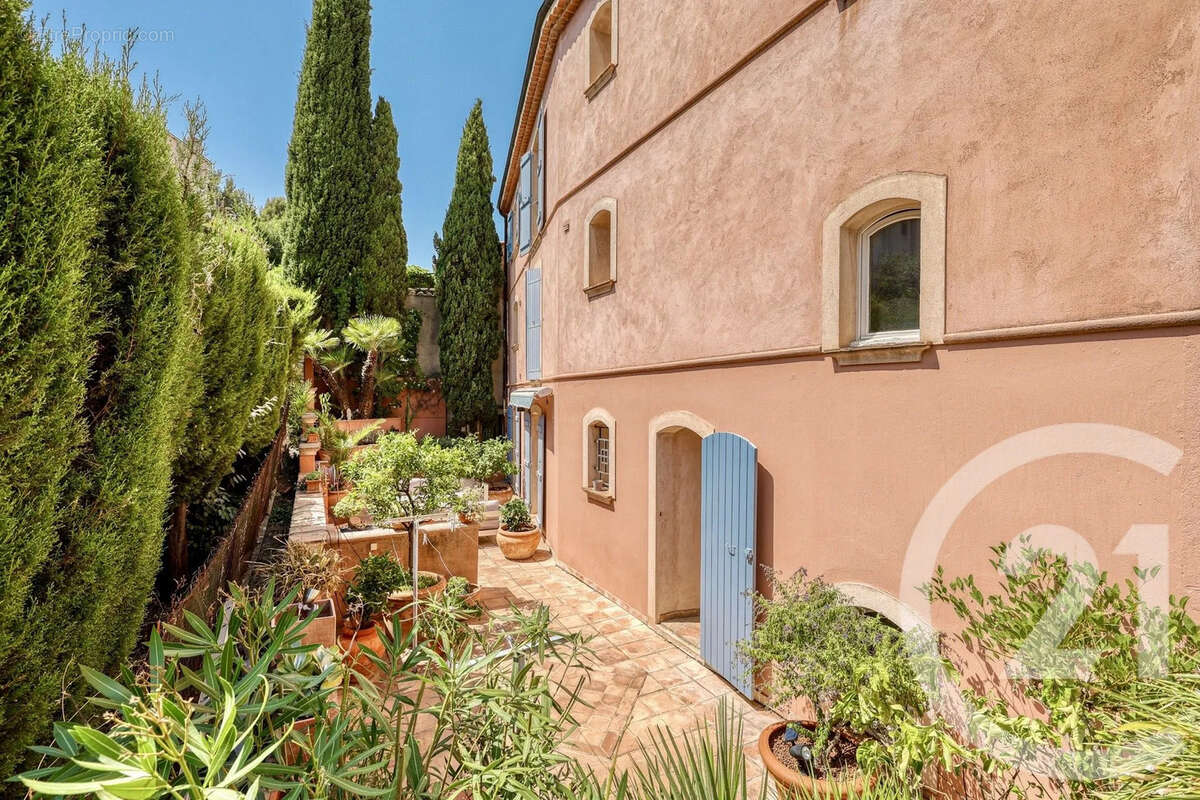 Maison 204 m² à Hyeres  - photo 18