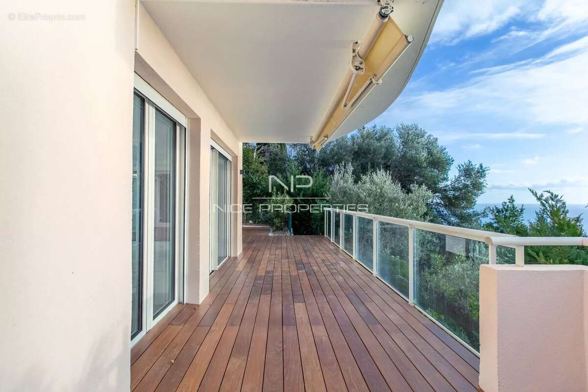 Appartement à ROQUEBRUNE-CAP-MARTIN
