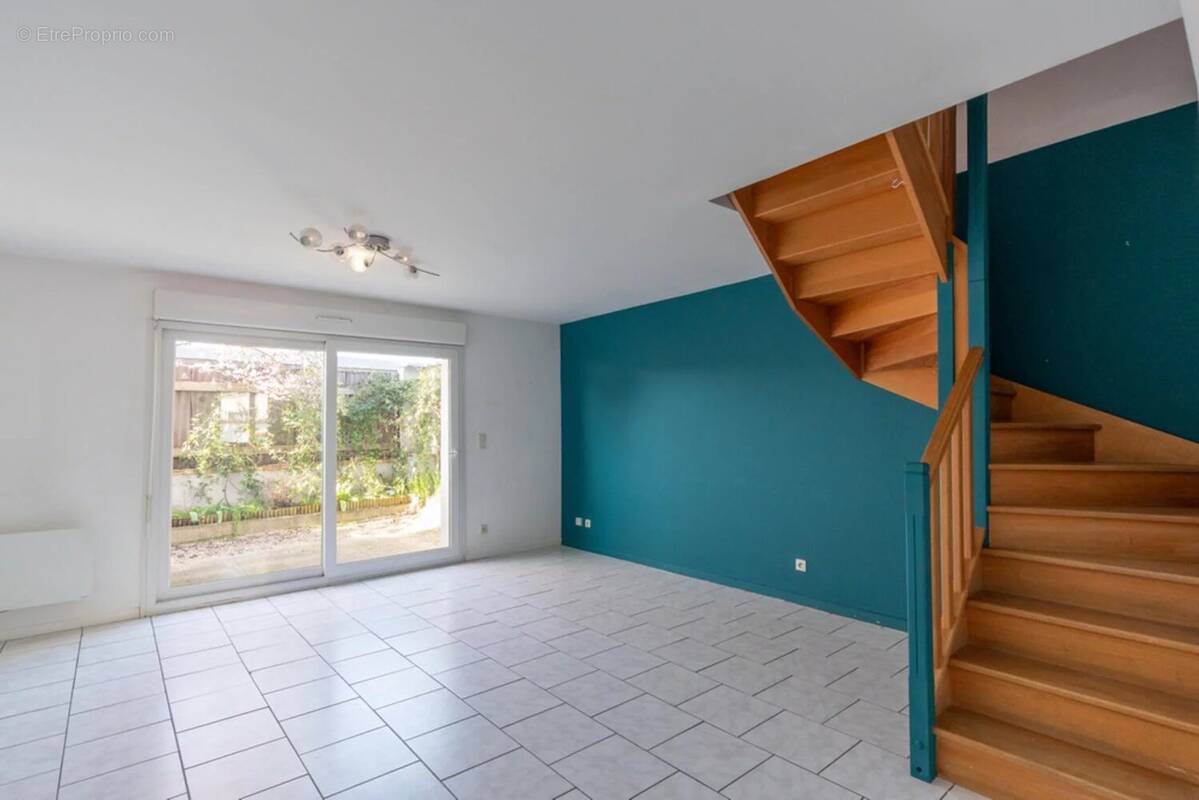 Appartement à LA CHAPELLE-SAINT-LUC