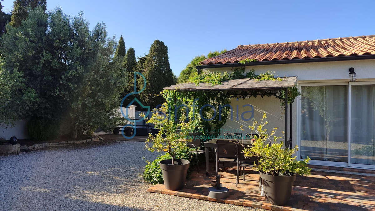 Maison à GALLARGUES-LE-MONTUEUX