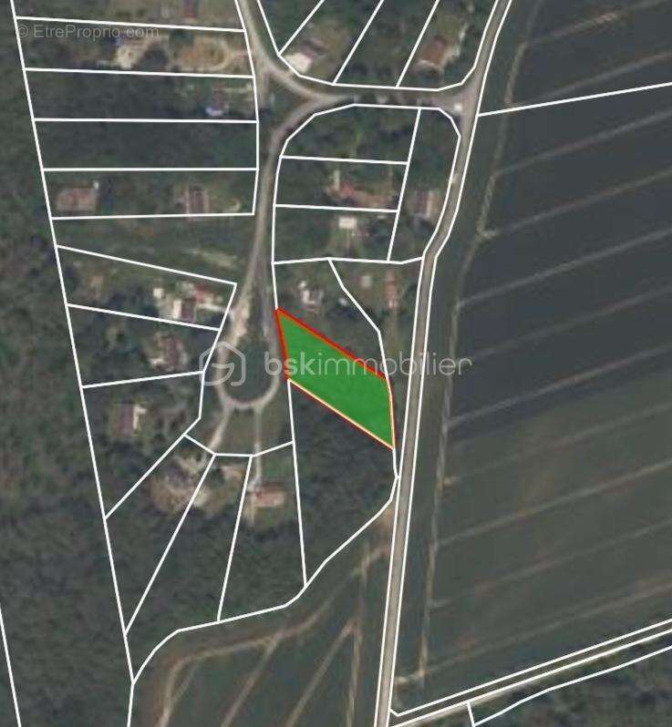 Terrain à TRIGUERES