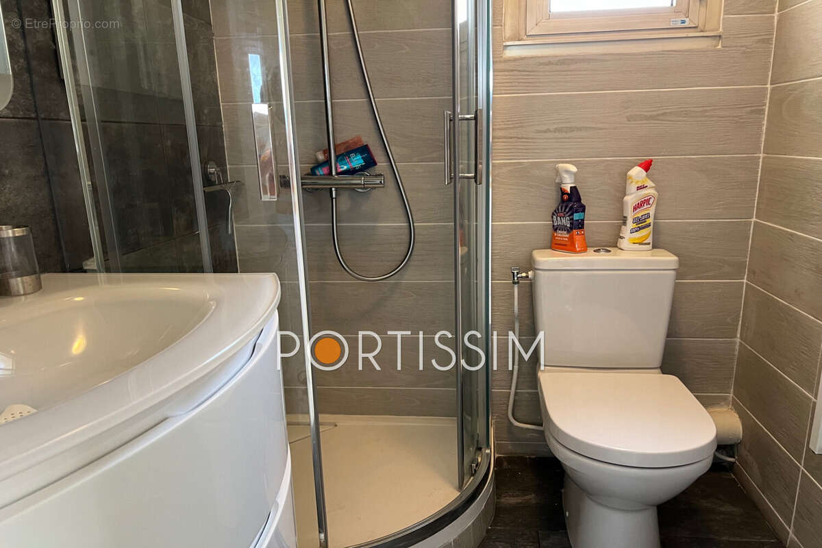 Appartement à SAINT-LAURENT-DU-VAR