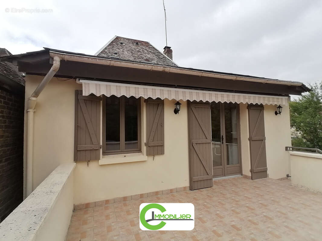 Maison à SEMUR-EN-VALLON