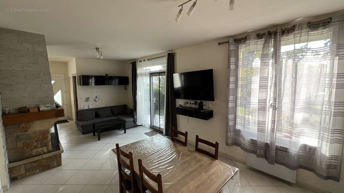 Maison à LA FERTE-ALAIS