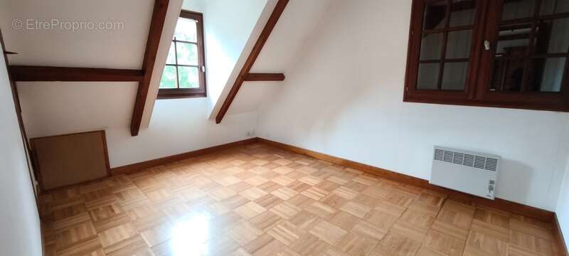 Coup de cœur assuré ! Élégante maison familiale de 122,5 m² sur un magnifique terrain arboré de 1 146 m² – Rainvillers - photo 15