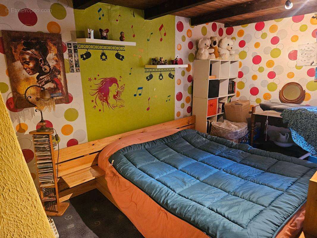Maison de caractère en pierres, dépendances et terrain de 1,36 ha avec source - photo 13