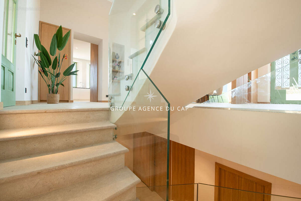 Maison à LES ISSAMBRES