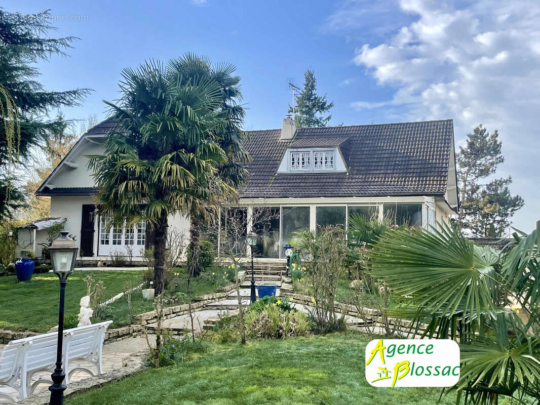 Maison à VOUNEUIL-SOUS-BIARD