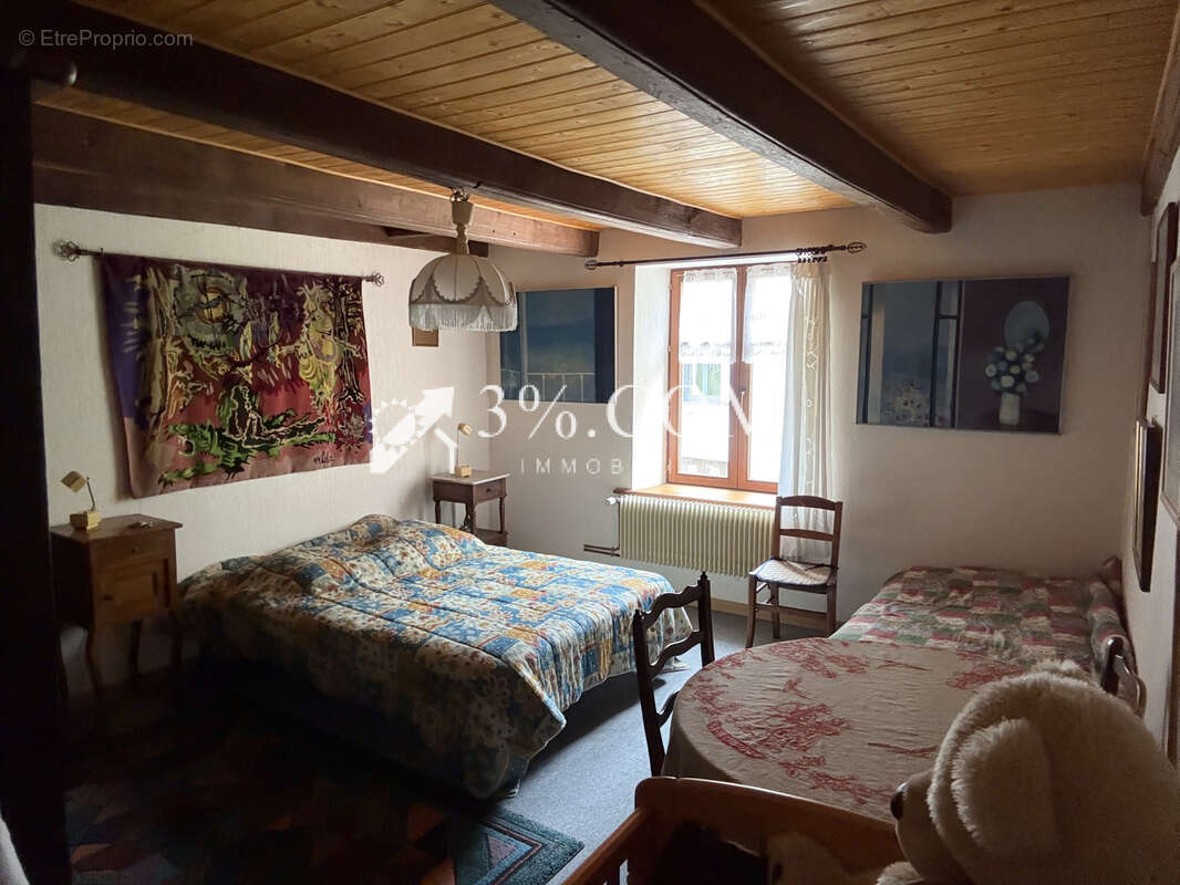 Ferme de village 196 m2 VIMENIL - photo 8