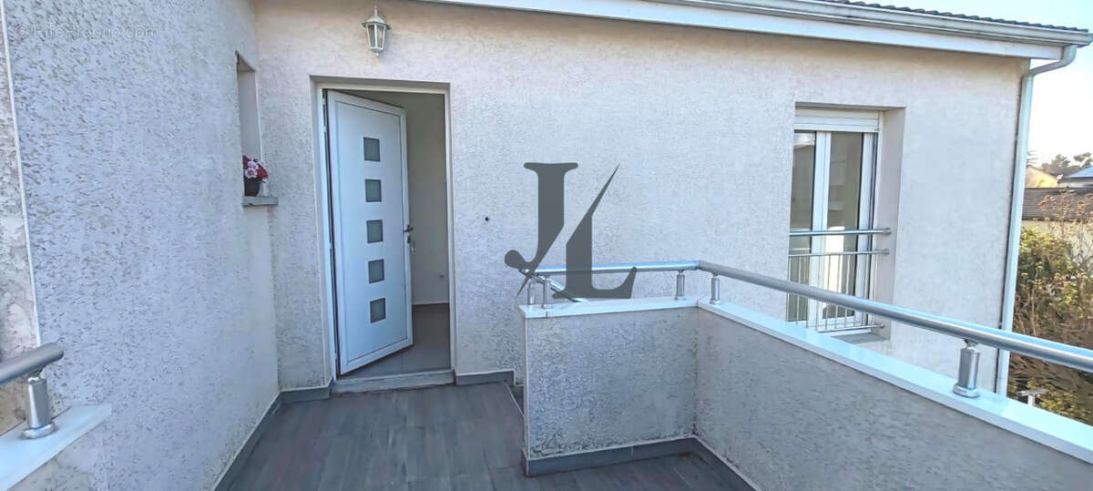 Maison à PORTES-LES-VALENCE