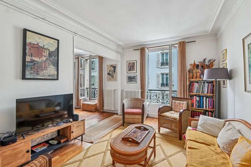 Appartement à NEUILLY-SUR-SEINE