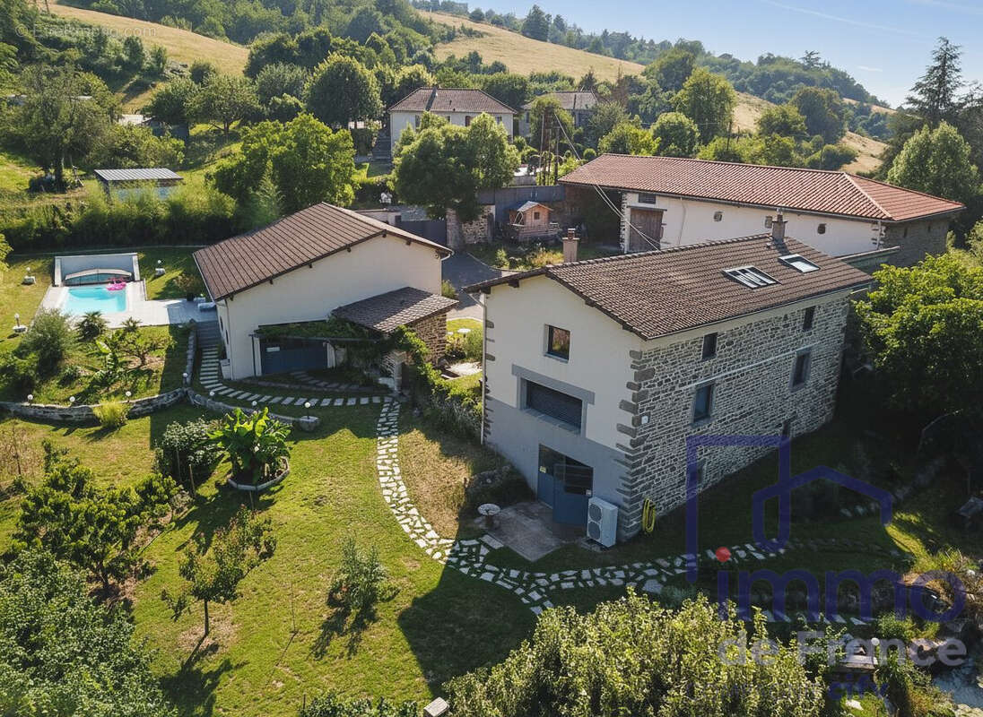 Maison à LA TOUR-EN-JAREZ
