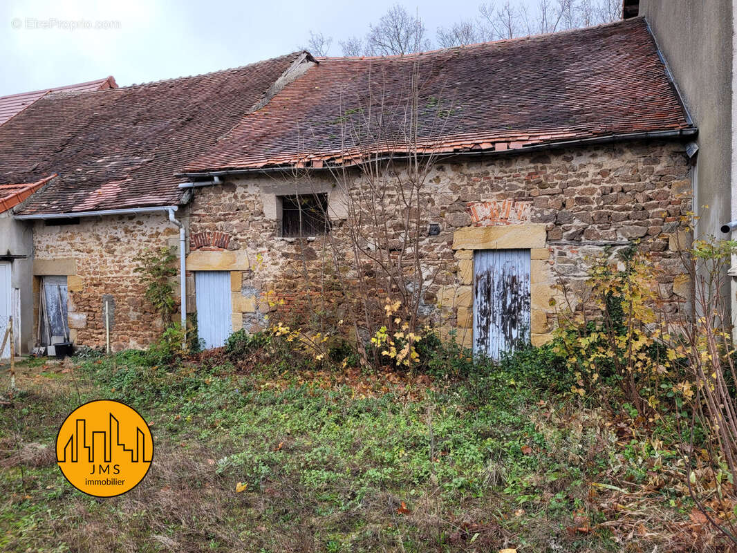 Maison à MONTMARAULT