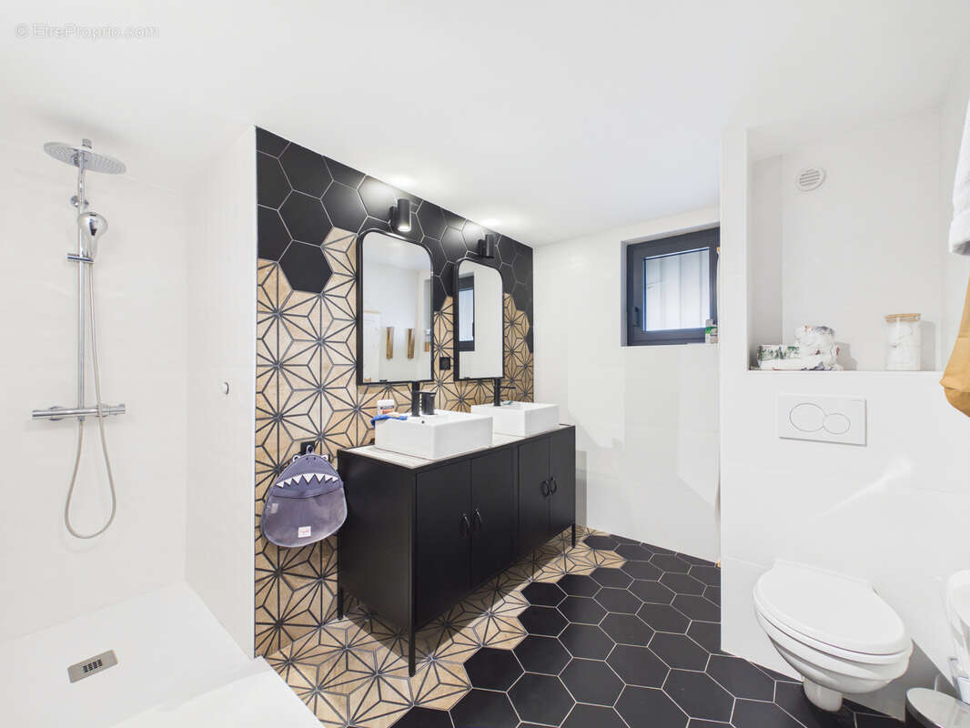 Maison à BRIVES-CHARENSAC